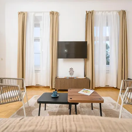 Spacious In For 6 People * Graz