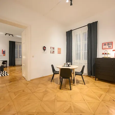 Spacious In For 6 People Apartman *