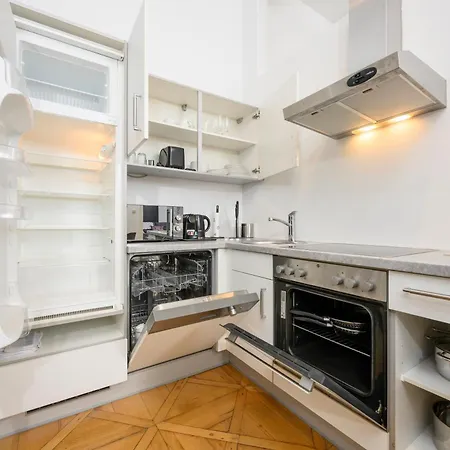 Spacious In For 6 People Apartman