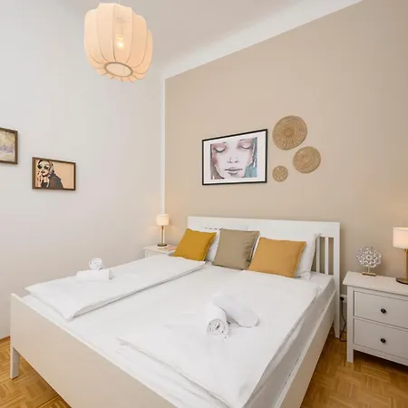 Spacious In For 6 People Apartment *