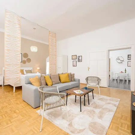 Apartament Spacious In For 6 People *