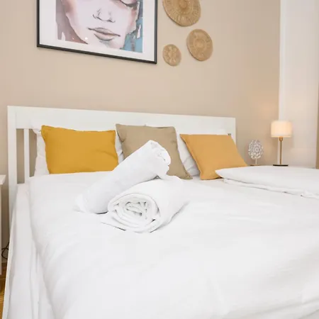 Apartament Spacious In For 6 People *