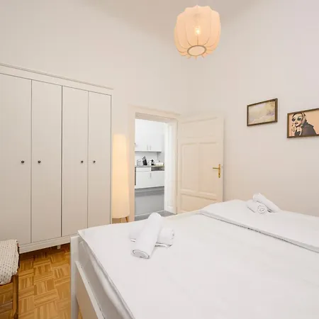 Spacious In For 6 People Apartment