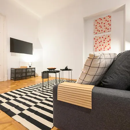 Spacious In For 6 People * Γκρατς