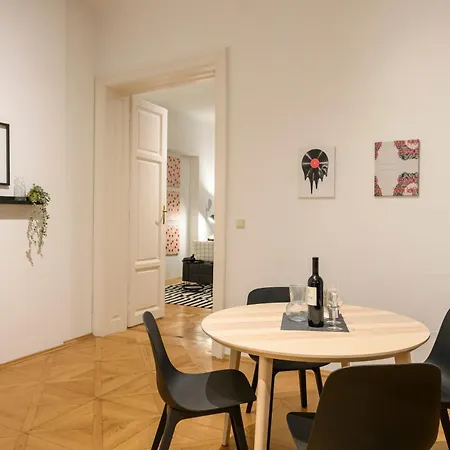 Apartment Spacious In For 6 People *