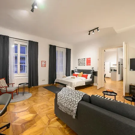 Spacious In For 6 People