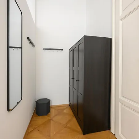 Apartament Spacious In For 6 People Graz