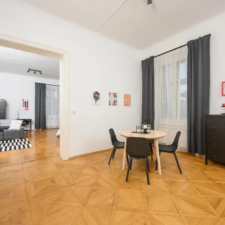 Spacious In For 6 People Apartamento Graz