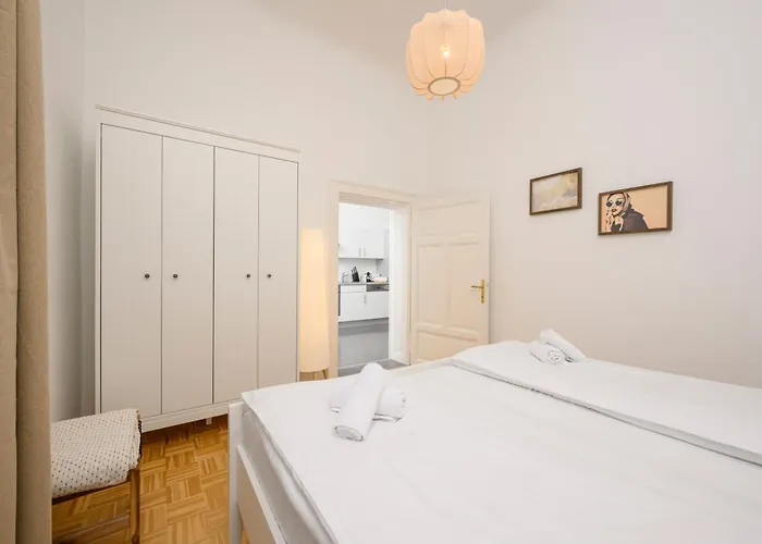 Spacious In For 6 People Apartman