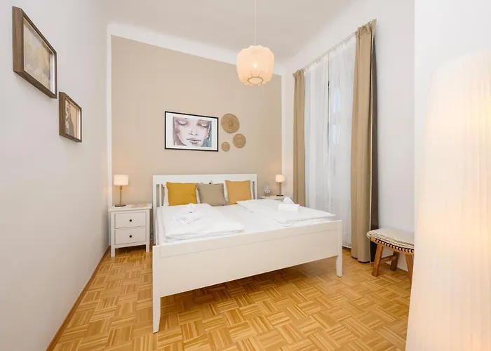 Spacious In For 6 People