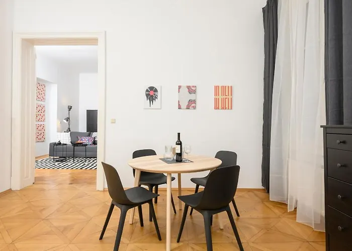 Appartamento Spacious In For 6 People